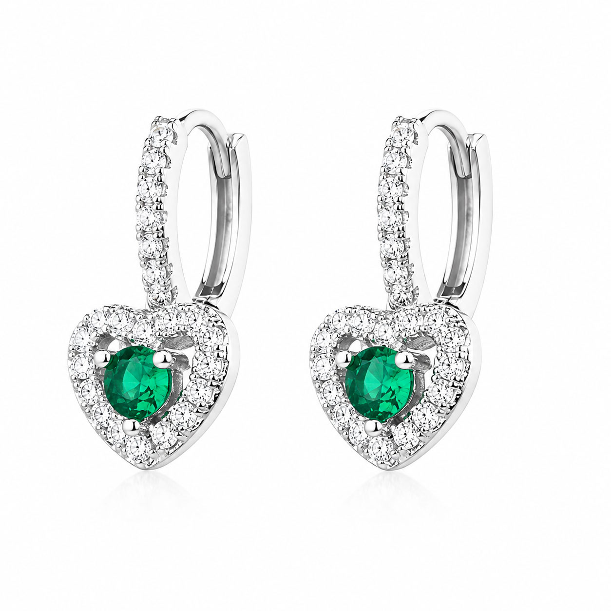 Orecchini in argento rodiato. Cerchietto con cuore nano emerald - aMarty